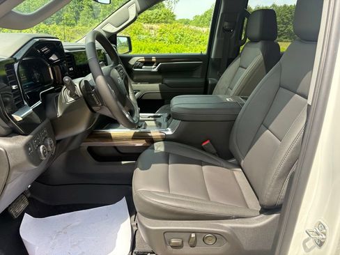 New 2026 Chevrolet Silverado 1500 RST w/ Redline Edition AWD/4WD image 15