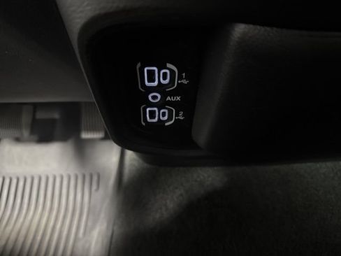 Used 2023 RAM 1500 Big Horn AWD/4WD image 23