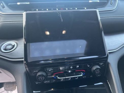 Used 2023 Jeep Grand Cherokee L Limited w/ Luxury Tech Group II image 24