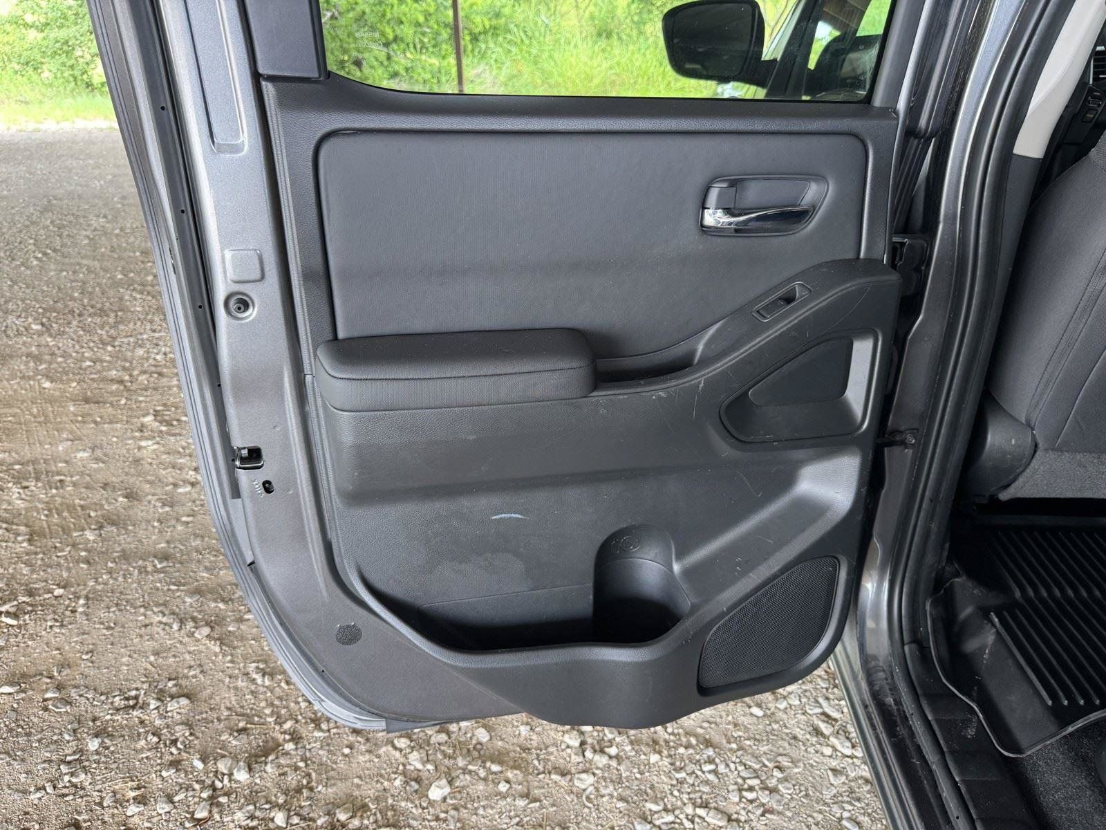 Used 2022 Nissan Frontier SV RWD image 29