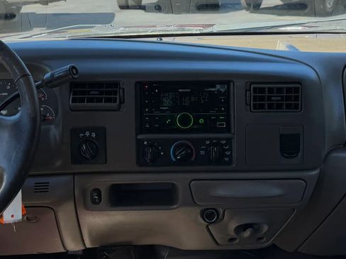 Used 2004 Ford F250 Lariat image 24