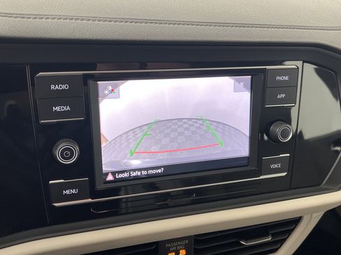 Used 2022 Volkswagen Jetta S image 27