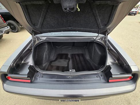 Used 2017 Dodge Challenger R/T w/ Blacktop Package image 9