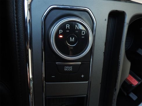 Used 2021 Ford Expedition XLT image 23