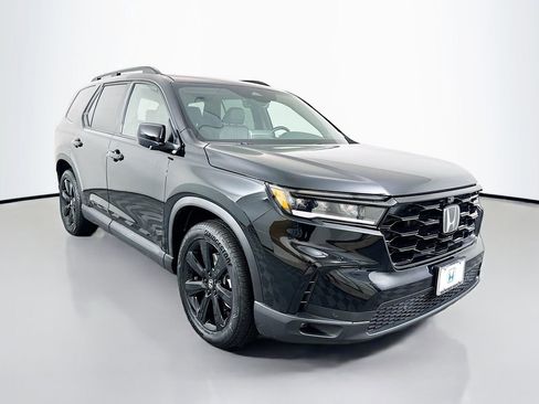 Certified 2025 Honda Pilot Black Edition image 3
