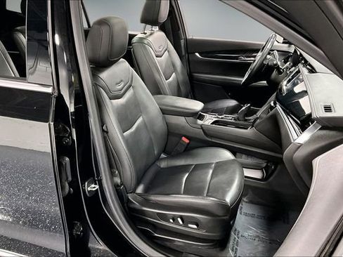 Used 2020 Cadillac XT6 Premium Luxury image 29