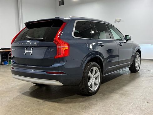 Used 2022 Volvo XC90 T5 Momentum image 4