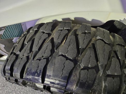 Used 2019 Jeep Wrangler Unlimited Sahara image 13