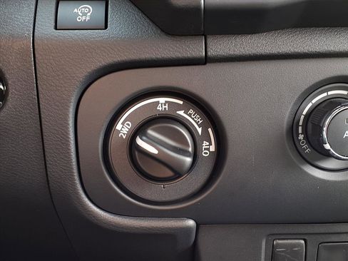 New 2026 Nissan Frontier SV image 16