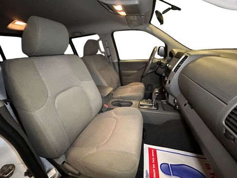 Used 2019 Nissan Frontier SV image 13