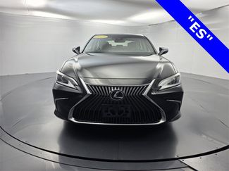 Used 2019 Lexus ES 300h video 2