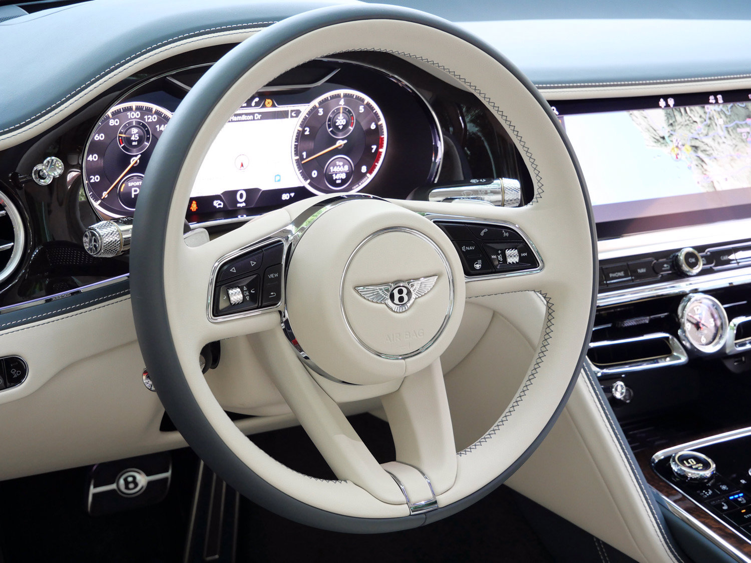 Used 2023 Bentley Flying Spur Azure AWD/4WD image 14