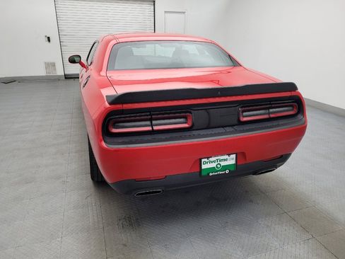 Used 2017 Dodge Challenger SXT image 6