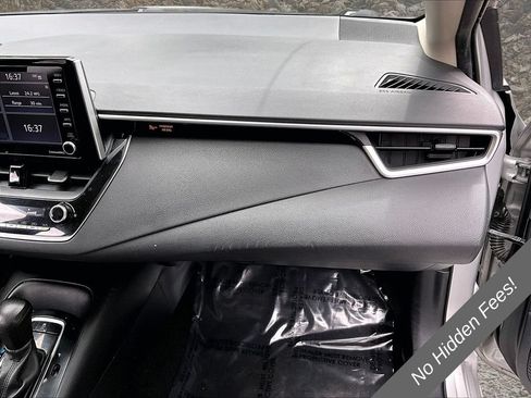 Used 2021 Toyota Corolla LE FWD image 14
