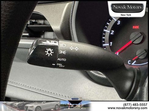 Used 2022 Toyota Highlander L image 18