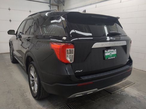 Used 2022 Ford Explorer XLT w/ Equipment Group 202A AWD/4WD image 5