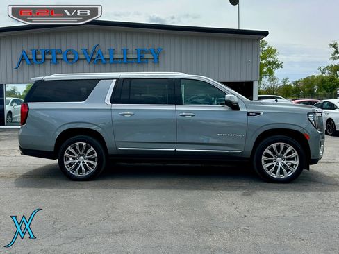 Used 2024 GMC Yukon XL Denali w/ Advanced Technology Package AWD/4WD image 8