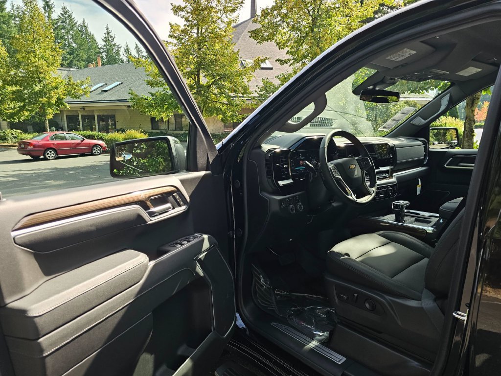 New 2026 Chevrolet Silverado 1500 LT w/ Z71 Off-Road Package AWD/4WD image 23
