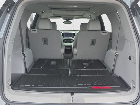 Used 2023 GMC Acadia SLT w/ Trailering Package AWD/4WD image 14