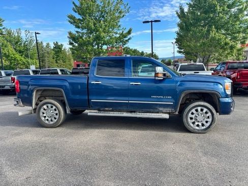Used 2015 GMC Sierra 2500 Denali w/ Duramax Plus Package AWD/4WD image 5