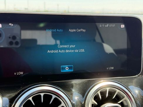 Used 2020 Mercedes-Benz GLB 250 image 25