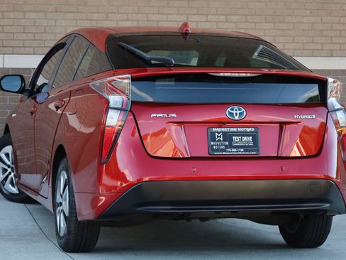 Used 2018 Toyota Prius Four w/ Advanced Technology Package FWD image 8