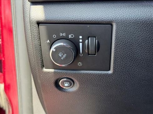 Used 2020 Jeep Grand Cherokee Altitude AWD/4WD image 15