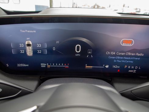 Used 2025 Buick Enclave Preferred image 17