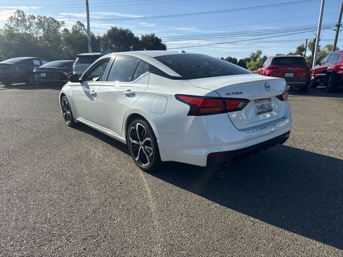 Certified 2023 Nissan Altima 2.5 SR FWD image 7