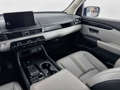Certified 2025 Honda Pilot Touring image 25
