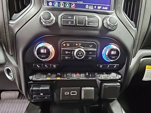 Used 2022 GMC Sierra 1500 AT4 w/ AT4 Premium Package image 21