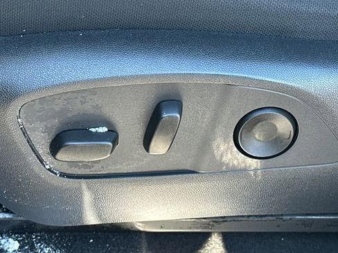 Used 2025 GMC Acadia Elevation image 39