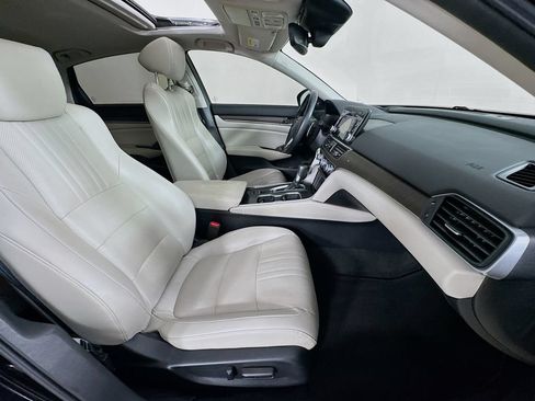 Used 2018 Honda Accord Touring image 35