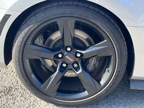 Used 2017 Chevrolet Camaro SS RWD image 9