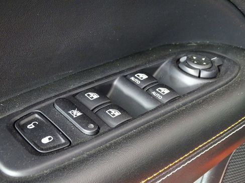 Used 2018 Jeep Compass Sport w/ Mopar Graphics Package image 17