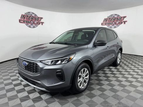 Used 2025 Ford Escape Active FWD image 3