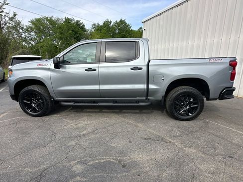 Used 2024 Chevrolet Silverado 1500 Custom Trail Boss w/ LPO, Dark Essentials Package AWD/4WD image 9