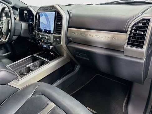 Used 2022 Ford F250 Platinum w/ FX4 Off-Road Package AWD/4WD image 30
