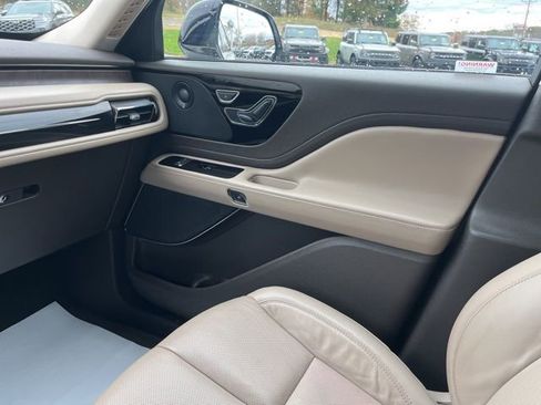 Used 2023 Lincoln Aviator Reserve w/ Equipment Group 201A image 30