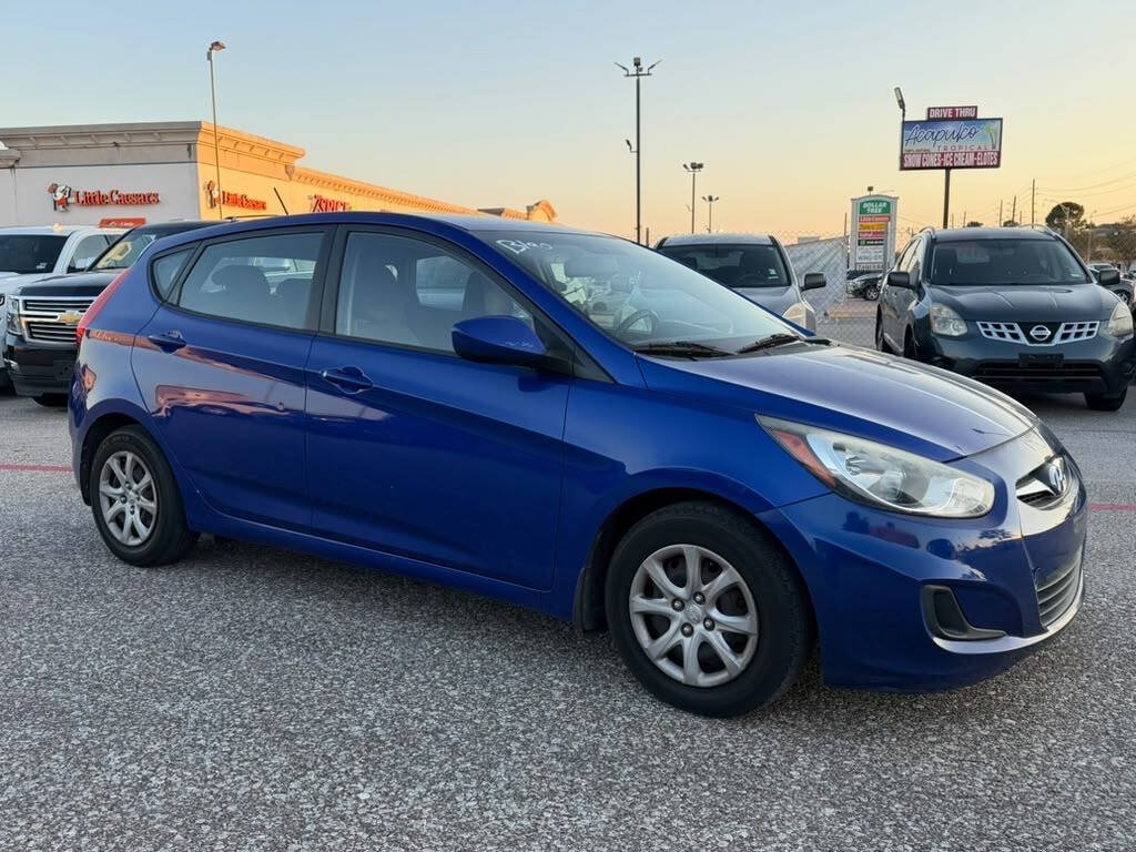 Used 2012 Hyundai Accent GS FWD image 6