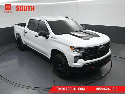 Used 2025 Chevrolet Silverado 1500 LT Trail Boss w/ Convenience Package II AWD/4WD image 47