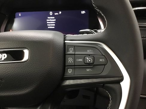 New 2025 Jeep Grand Cherokee Laredo X image 38