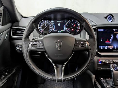 Used 2022 Maserati Ghibli Modena image 31