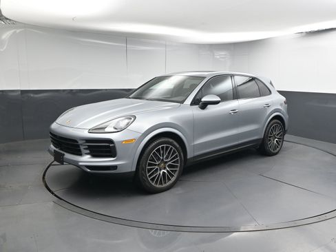Certified 2020 Porsche Cayenne image 2
