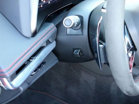 Used 2024 Chevrolet Corvette Stingray Preferred Cpe w/ 2LT image 23