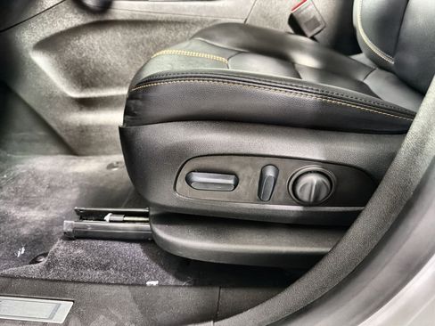 Used 2022 Chevrolet Equinox Premier AWD/4WD image 36
