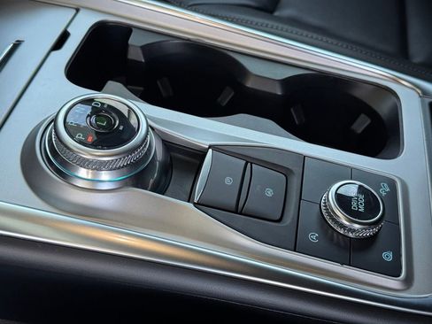 Used 2024 Ford Explorer XLT w/ Equipment Group 202A image 25