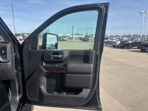 Used 2022 GMC Sierra 2500 SLT image 23