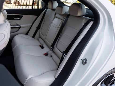 Used 2023 Mercedes-Benz C 300 Sedan image 31