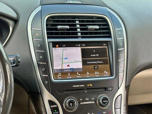 Used 2019 Lincoln Nautilus Reserve image 12